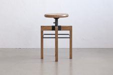 guitar-stool